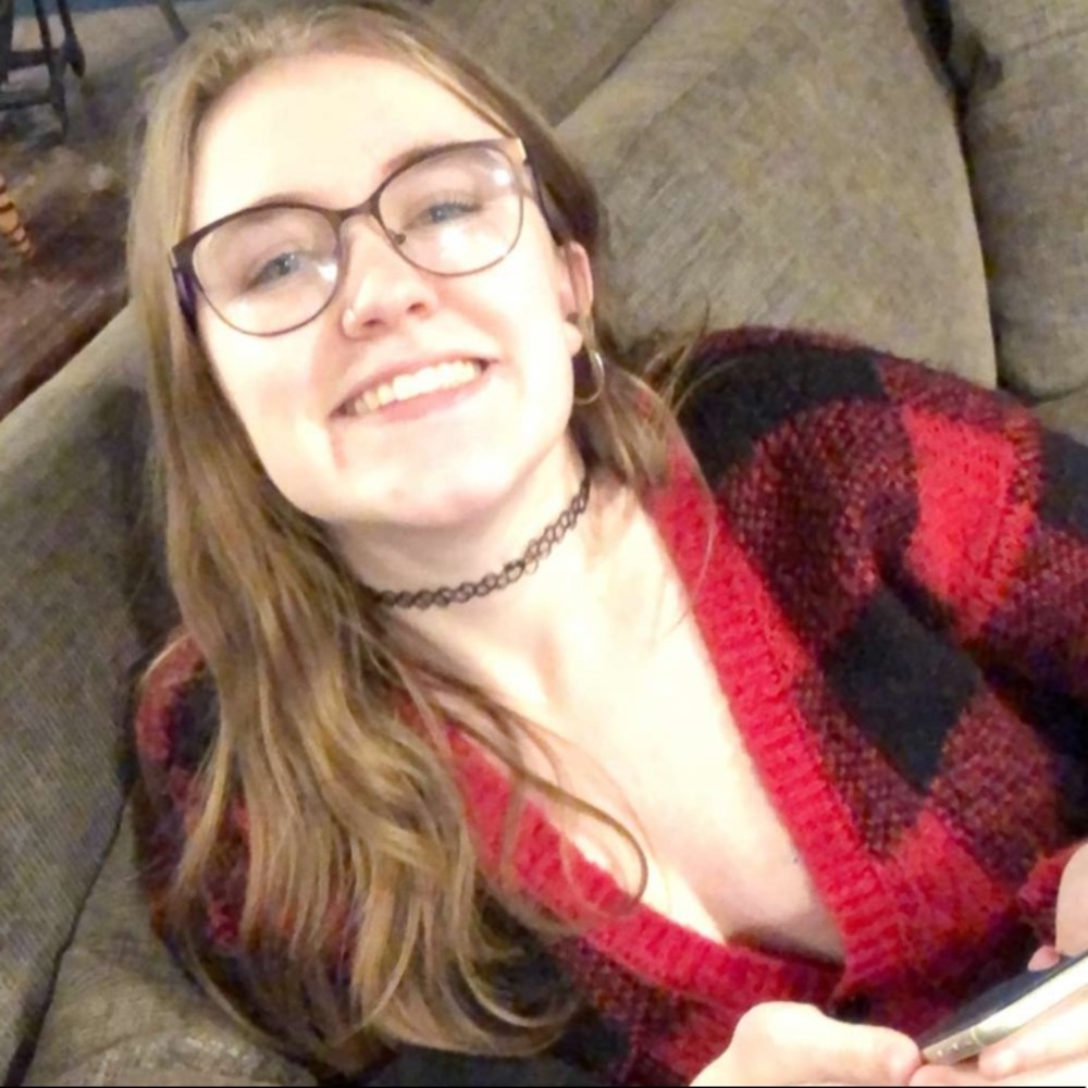 Meet your Posher, Kayla